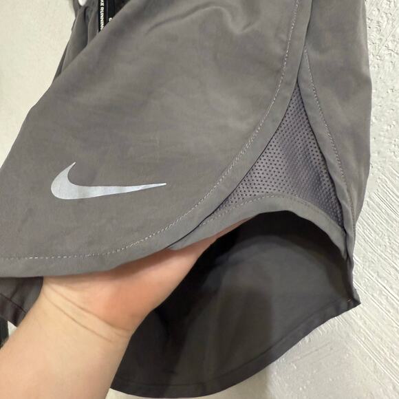 Nike Dri-Fit Running Grey Gray Athletic Women’s Size Medium Shorts - Picture 3 of 6